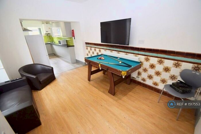 5 Bedroom Terraced House To Rent In Aynsley Road, Stoke-On-Trent, ST4