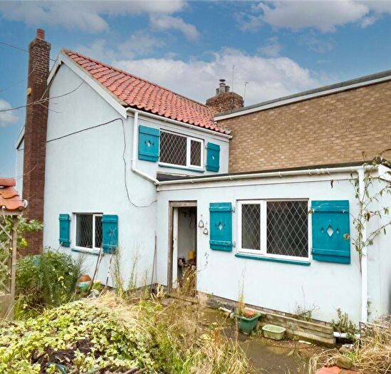 2 Bedroom Cottage For Sale In Marsh Lane, Winteringham, Scunthorpe, South Humberside, DN15