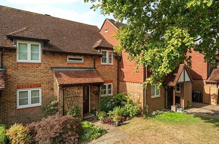 3 Bedroom Terraced House For Sale In Elstead, Godalming, Surrey, GU8