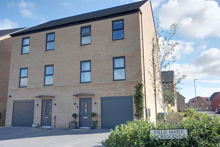 4 Bedroom Semi-Detached House For Sale In Field Maple Crescent, Beverley, HU17