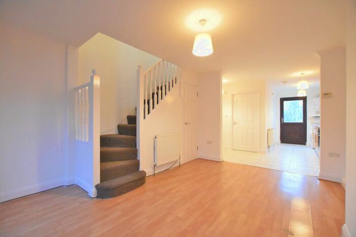 2 Bedroom End Of Terrace House To Rent In Talisman Close, Goodmayes, Ilford IG3