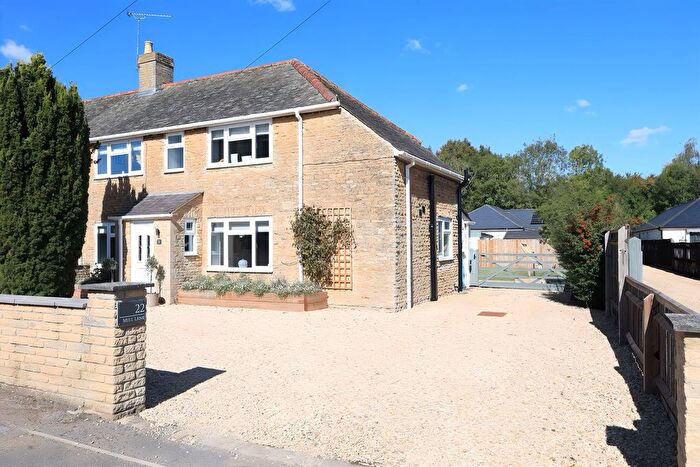 4 Bedroom Semi-Detached House For Sale In Mill Lane, Clanfield, Bampton, OX18