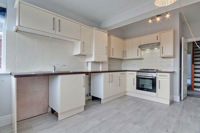 2 Bedroom House To Rent In Cliff Road, Hornsea, HU18