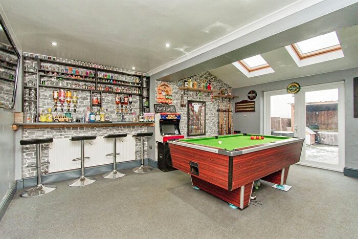 2 Bedroom Semi-Detached House For Sale In Orchard Head Drive, Pontefract, WF8