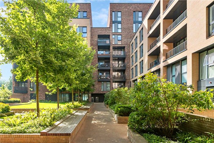 2 Bedroom Flat To Rent In Wimbledon Grounds, London, SW17