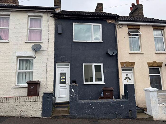 2 Bedroom Terraced House To Rent In Albany Road, Chatham, ME4