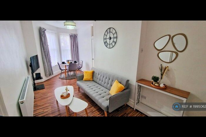 1 Bedroom Flat To Rent In Albany Grove, Luton, LU2