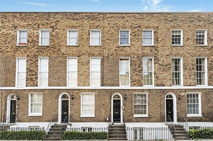 2 Bedroom Flat For Sale In Queensbridge Road, London, E2