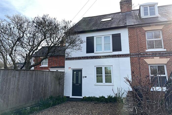 2 Bedroom House To Rent In Greys Road, RG9