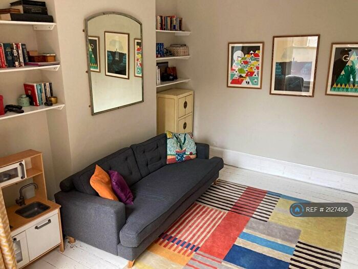 2 Bedroom Flat To Rent In Seven Sisters, London, N15