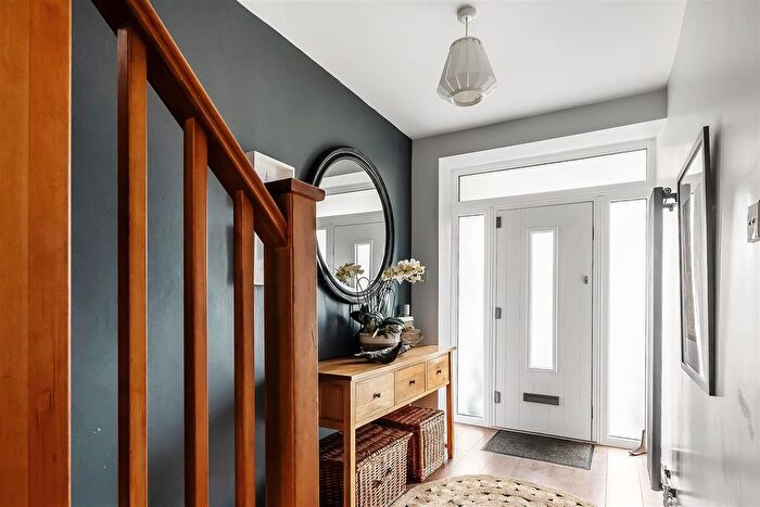 5 Bedroom Detached House For Sale In Kingston Road, Leatherhead, KT22