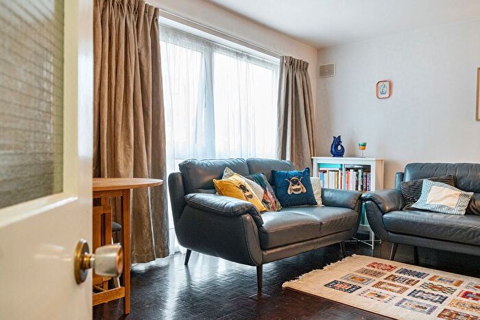 2 Bedroom Flat For Sale In Balmain Close, London, W5