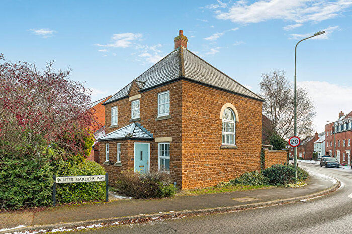 3 Bedroom Detached House For Sale In Winter Gardens Way, Banbury, OX16