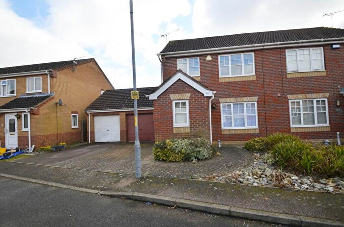 3 Bedroom Semi-Detached House To Rent In Maidens Close, Thorpe St Andrew, NR7