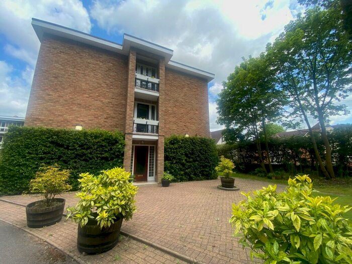 2 Bedroom Flat To Rent In Beechcroft Court, Sutton Coldfield, B74