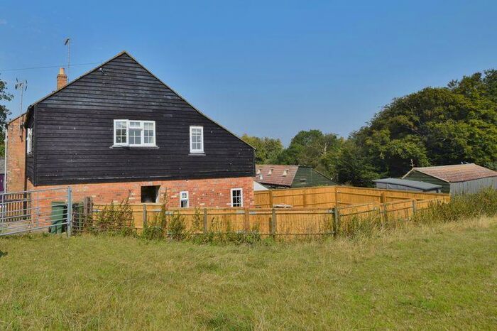 1 Bedroom Detached House To Rent In Chapel Lane, Aylesbury, HP18