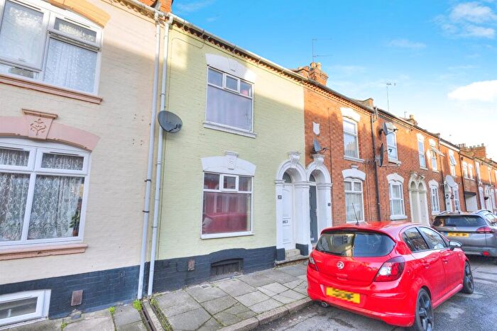 3 Bedroom Terraced House For Sale In Hood Street, Northampton, NN1
