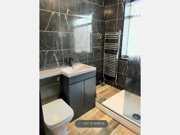 2 Bedroom Flat To Rent In Fountain Square, Gloucester, GL1