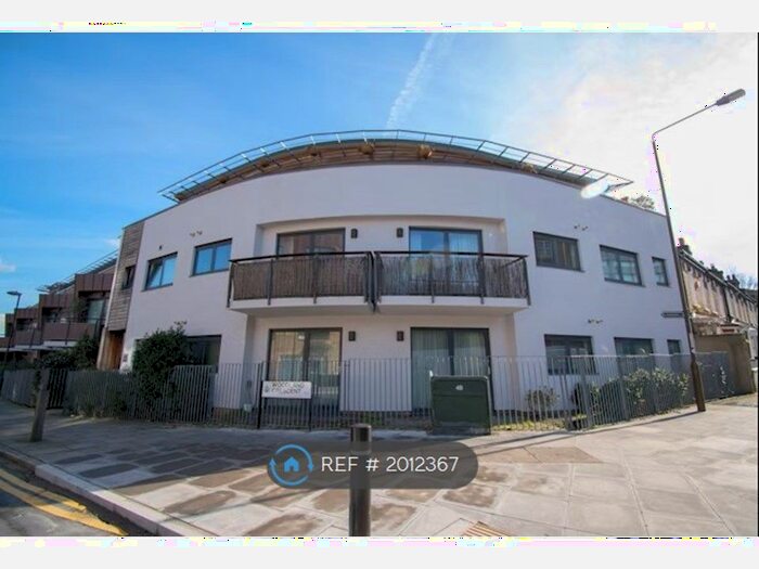 2 Bedroom Flat To Rent In Axis Court, London, SE10