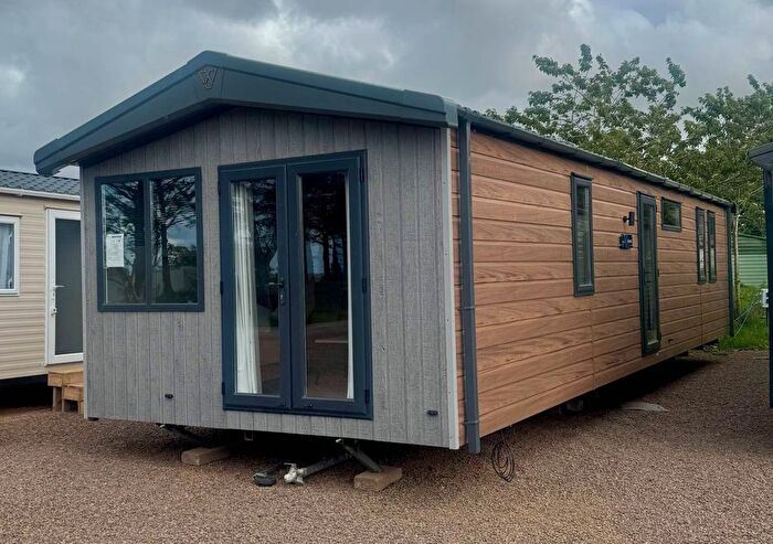 2 Bedroom Mobile/park Home For Sale In Eyemouth Road, Coldingham, Eyemouth, TD14