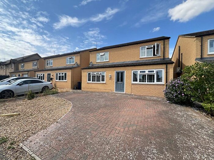 5 Bedroom Detached House For Sale In Dock Road, Chatteris, Cambs, PE16