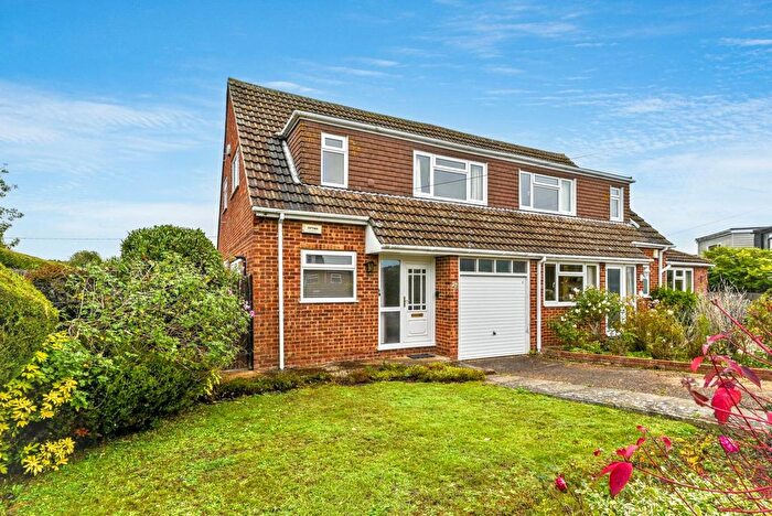 3 Bedroom Semi-detached House For Sale In Trueman Close, Blean, CT2