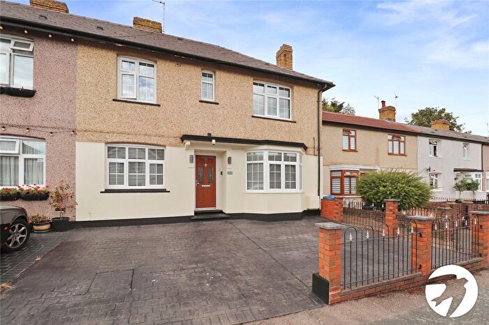 3 Bedroom Semi Detached House For Sale In Roberts Road, Belvedere, DA17