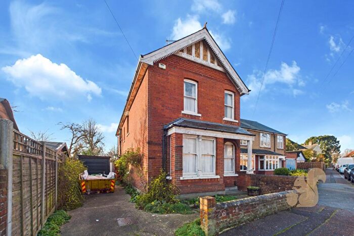 3 Bedroom Detached House For Sale In Athelstan Road, Colchester, CO3