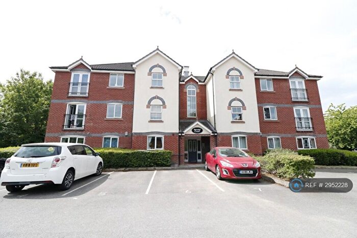 2 Bedroom Flat To Rent In Kendal Court, Manchester, M22