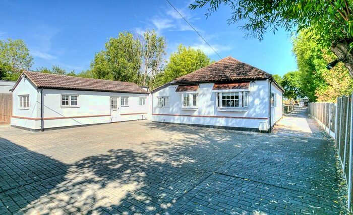 4 Bedroom Bungalow For Sale In Lower Dunton Road, Horndon-On-The-Hill, SS17