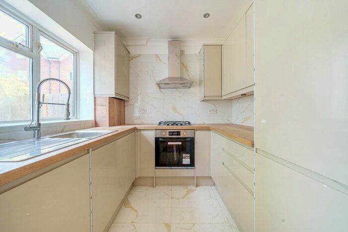 3 Bedroom Detached House To Rent In Fassett Road, Kingston Upon Thames, KT1