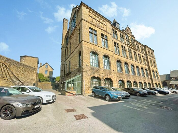 1 Bedroom Flat For Sale In Byron Halls, Byron Street Bradford, BD3