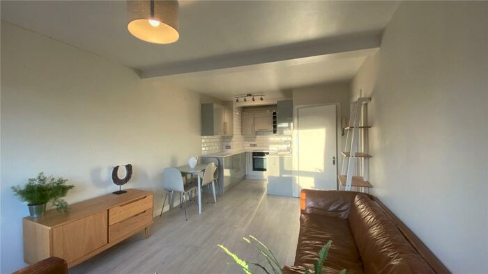 1 Bedroom Apartment To Rent In Downfield Lodge, Bristol, BS8