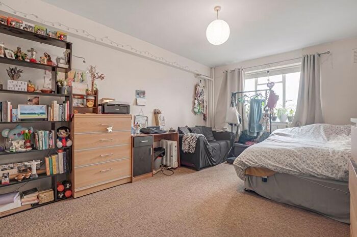 2 Bedroom Flat For Sale In Shiraj Tower, Commercial Road, E1