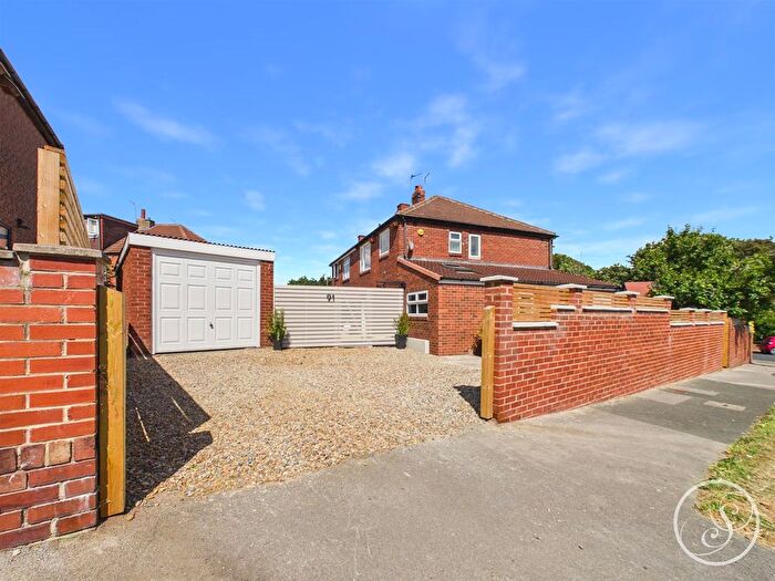 4 Bedroom Semi Detached House For Sale In Gledhow Park Avenue, Leeds, LS7