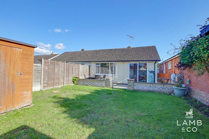 2 Bedroom Semi-Detached Bungalow For Sale In London Road, Clacton-On-Sea, CO15