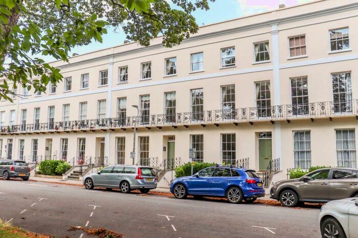 2 Bedroom Flat To Rent In Montpellier, GL50