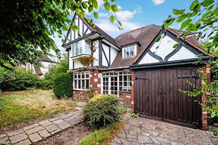 4 Bedroom Detached House For Sale In Kelsey Way, Beckenham, BR3