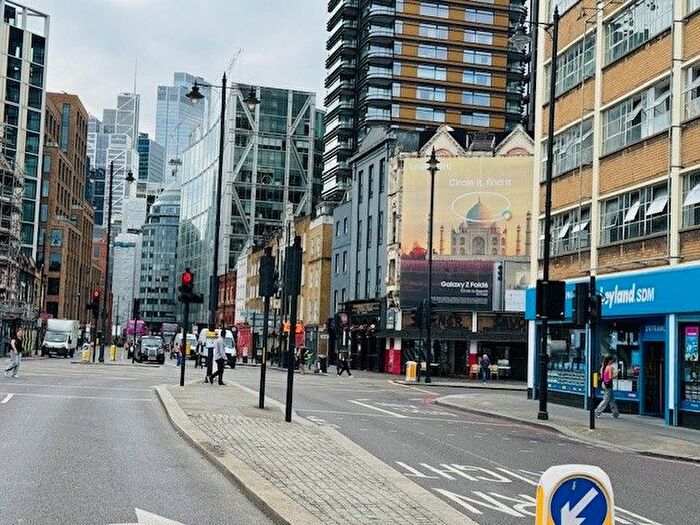 3 Bedroom Flat To Rent In Great Eastern Street, Shoreditch, EC2A