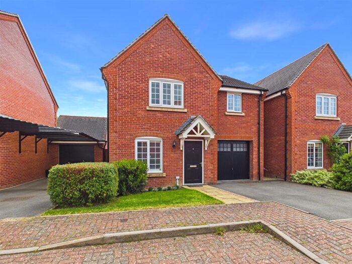 3 Bedroom Detached House For Sale In Chedworth Close, Stratford-Upon-Avon, CV37