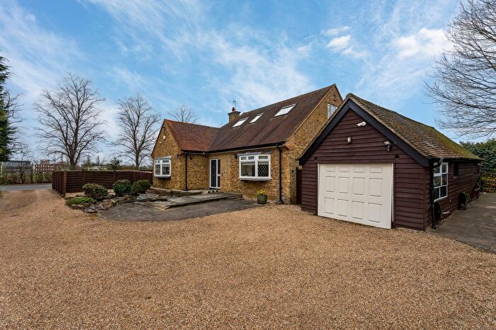 3 Bedroom Detached Bungalow For Sale In Cassiobury Park Avenue, Watford, WD18
