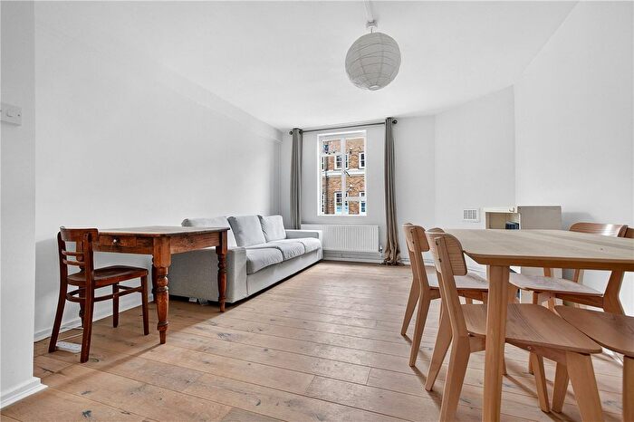 3 Bedroom Flat To Rent In Margery Street, London, WC1X