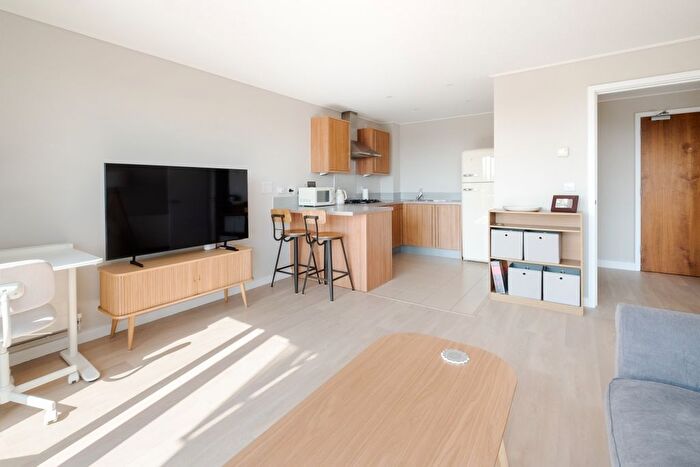 1 Bedroom Flat To Rent In Buckler Court, Eden Grove, London, N7