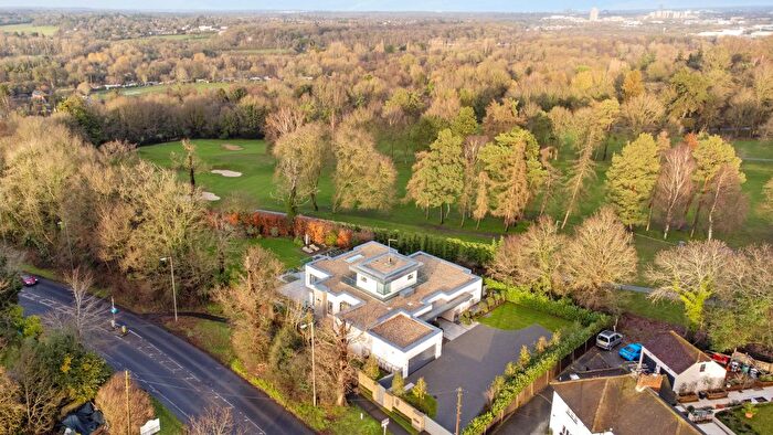 5 Bedroom Detached House For Sale In London Road, Rickmansworth, WD3