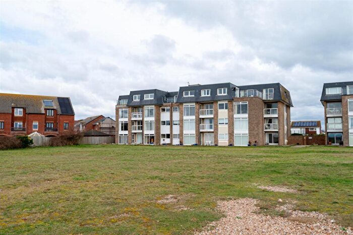 2 Bedroom Flat To Rent In Southwood Road, Hayling Island, PO11