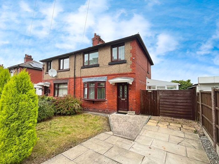 3 Bedroom Semi-Detached House For Sale In Parkfield Avenue, Farnworth, BL4