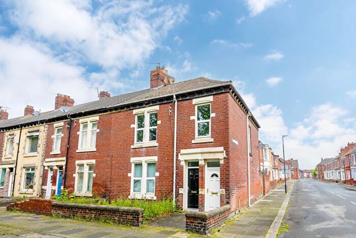 2 Bedroom Flat To Rent In Holly Avenue, Wallsend, NE28