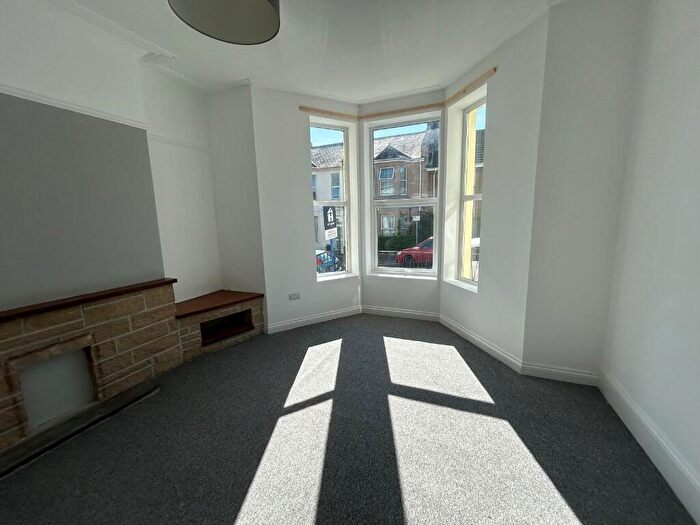 2 Bedroom Flat To Rent In Baring Street, Plymouth, Devon, PL4