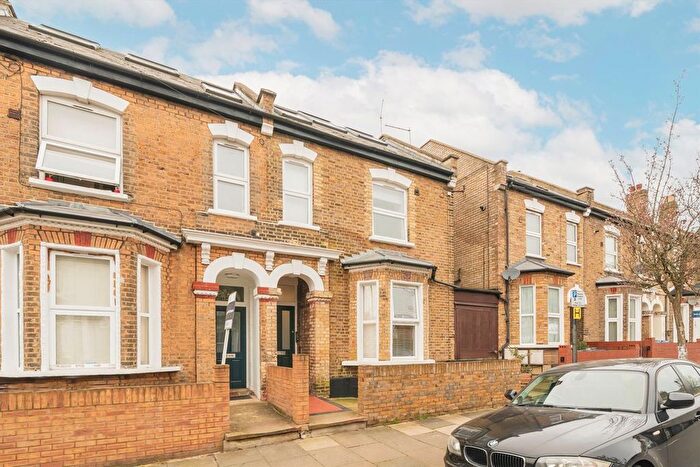 1 Bedroom Flat To Rent In Milton Road, Acton, W3