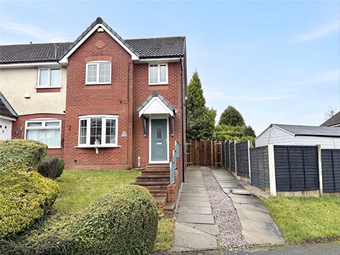 3 Bedroom Semi-detached House For Sale In Lower Dingle, Moorside, Oldham, OL1